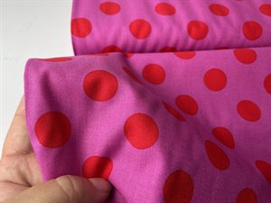 Patchwork stof - Tula Pink's i prikket i pink / rød